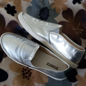 SHUTZ SILVER LEATHER SLIP ONS.SZ 10